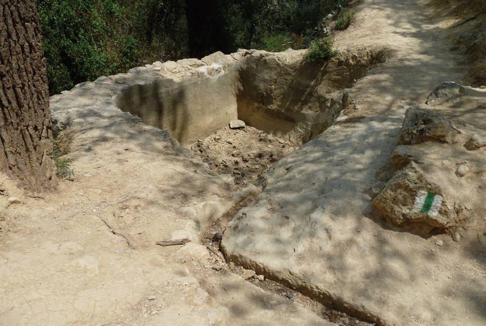 בריכות אגירה ריקות בתום עונת הגשמים השחונה. צילום-עזריאל יחזקאל