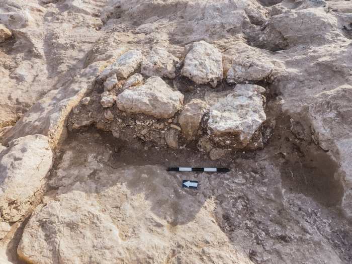 גדם קיר מהתקופה הרומית הבנוי במחצבה. מבט למזרח. צילום אסף פרץ. (1)